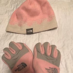 The North Face Accessories - North Face young Girls glove and Hat set The North Face Accessories - North Face young Girls glove and Hat set